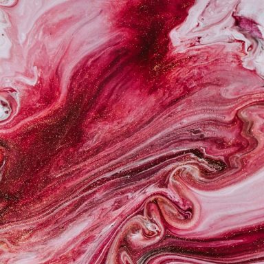 Trockenbürste zur Lymphaktivierung bei Lipödem in der Vorbereitung auf die OP